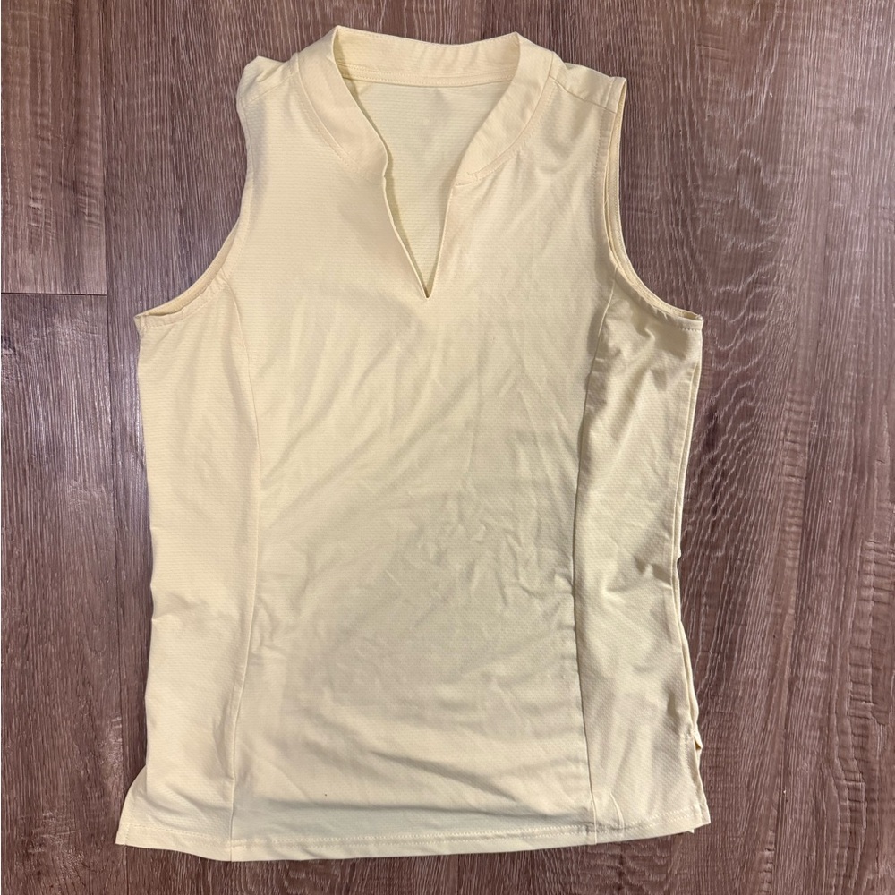 Sleeveless light yellow Women's golf Top